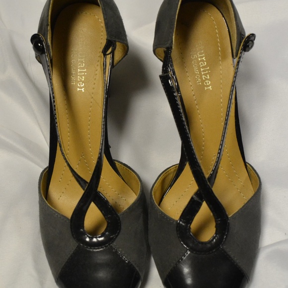 Naturalizer Patent Leather and suede heels. - Picture 3 of 6